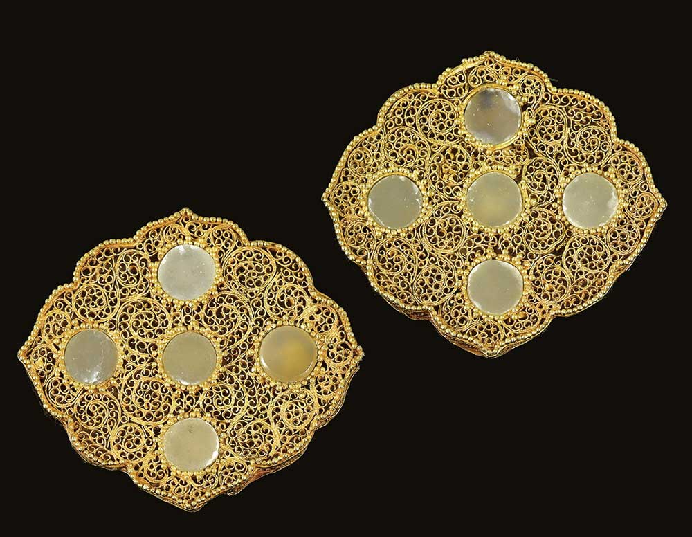 Two rare jade or hardstone-inlaid gold filigree dress ornaments, Golden Horde, 13-14th century